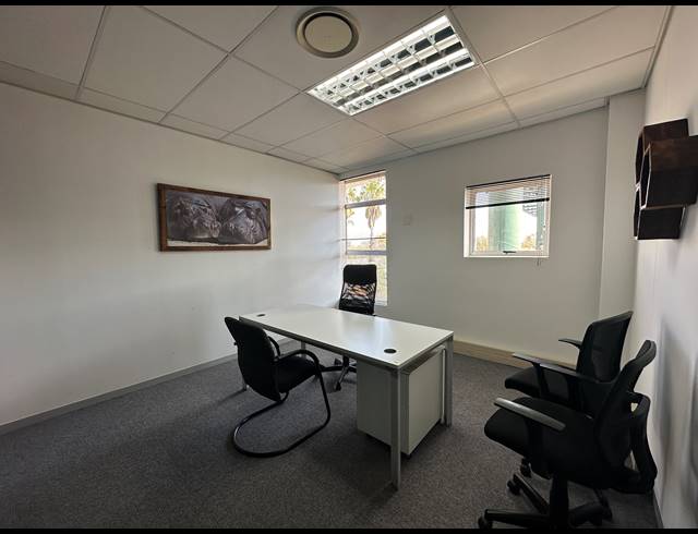90.70M² CO-WORKING SPACE TO LET IN DIE HOEWES